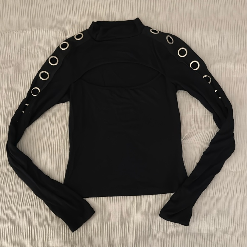 LF Black Key Hole Long Sleeve Top